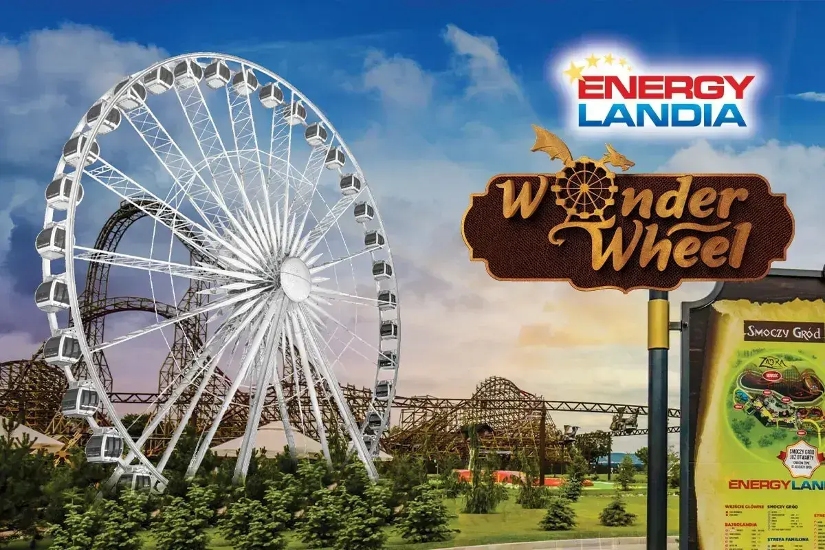 Ile jest atrakcji w Energylandii? Ogromne koło widokowe Wonder Wheel i rollercoaster w tle zapraszają do zabawy.