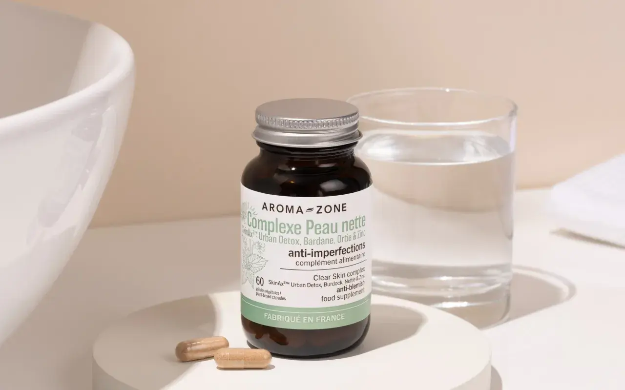 Complexe Peau Nette Aroma-Zone, un complément alimentaire anti-acné. Avis sur la vitamine A et ses bienfaits pour la peau.