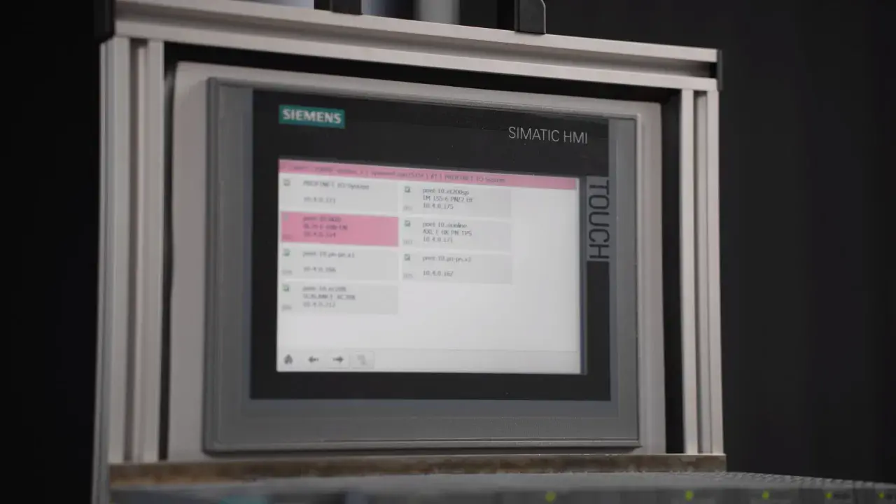 Ekran SIMATIC HMI z listy urządzeń PROFINET, w tym modułów Siemens S7.