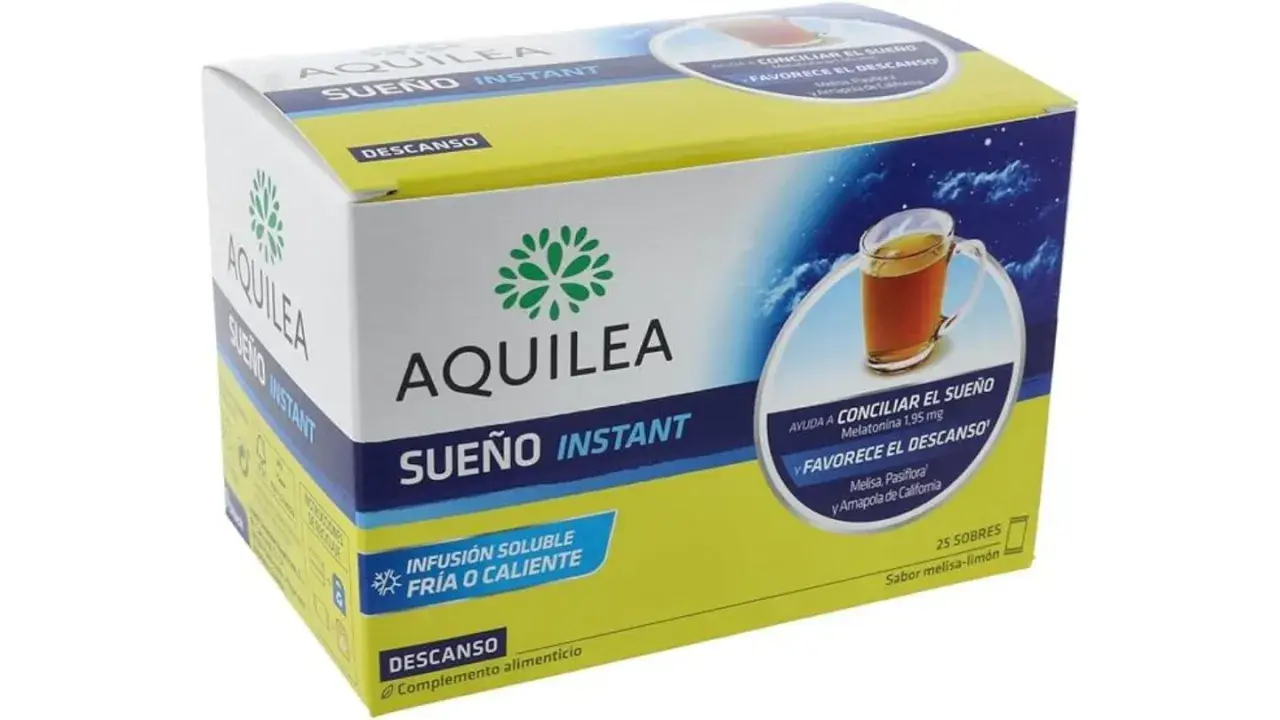 Caja de Aquilea Sueño Instant, con imagen de una taza de infusión y cielo nocturno. Promueve el descanso con infusiones relajantes.
