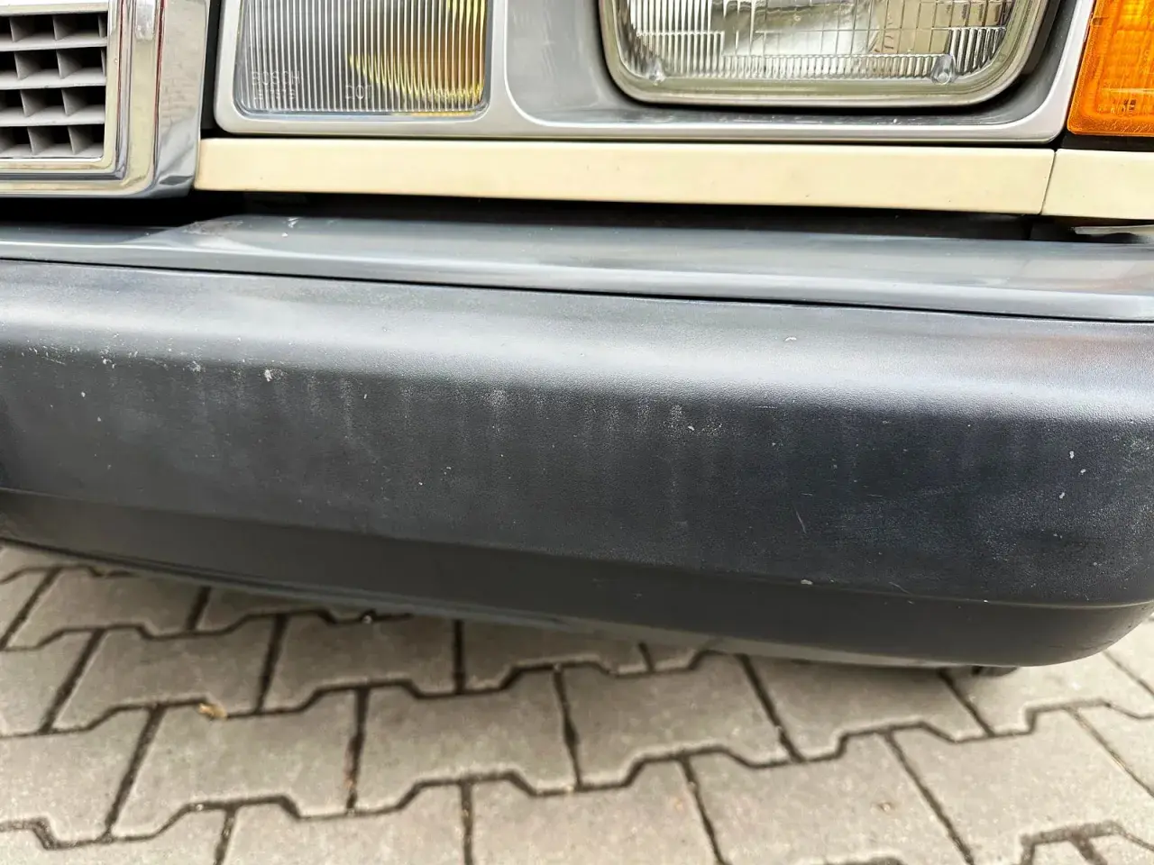 Czym pomalować zderzak plastikowy, aby uzyskać trwały efekt?