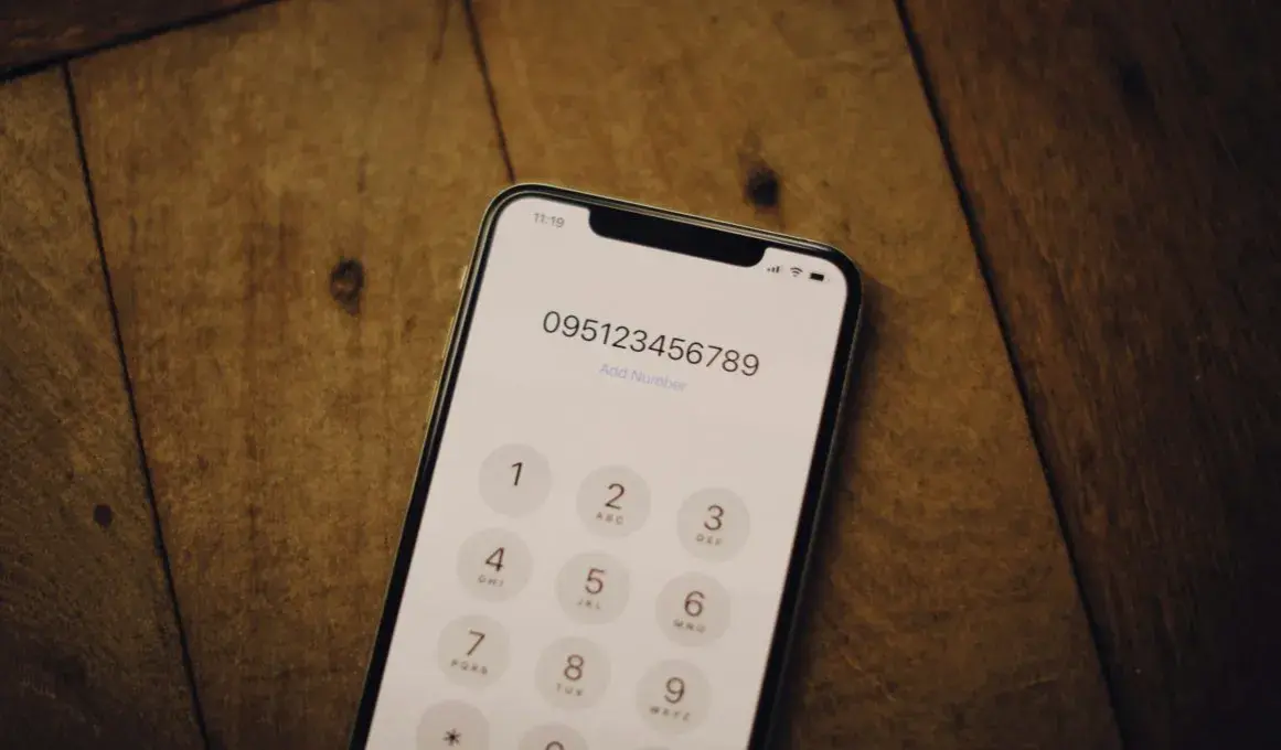 Jak sprawdzić sieć numeru telefonu? Darmowe narzędzie UKE!