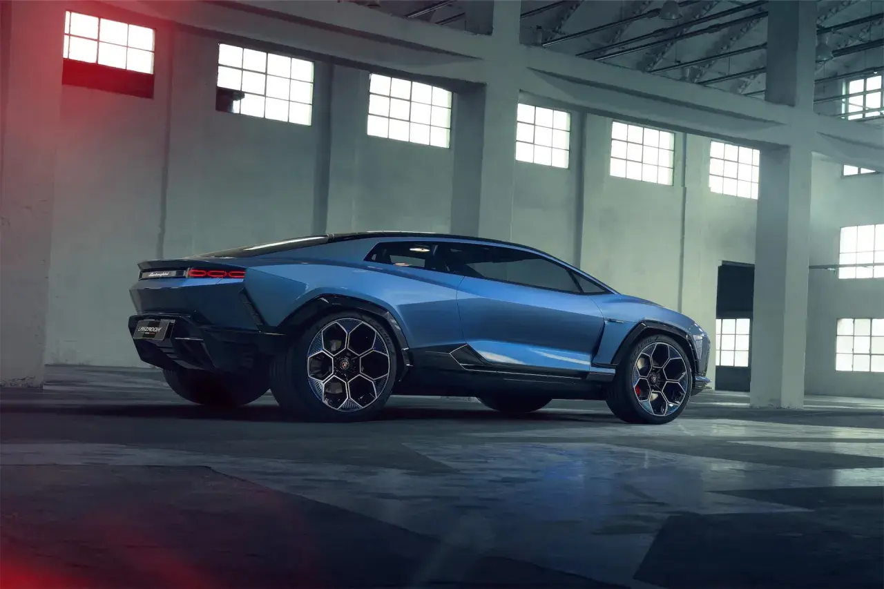 Jak poprawnie wymówić Lamborghini? Koniec z "Lambordżini"!