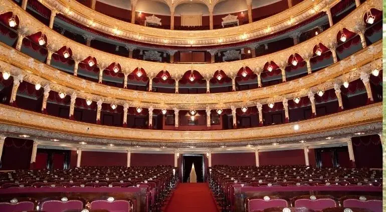 Teatr Wielki Poznań kalendarium - pełny harmonogram wydarzeń i spektakli