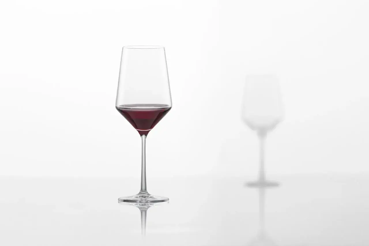 Verre de vin rouge, idéal pour déguster un Sauternes à la température parfaite.