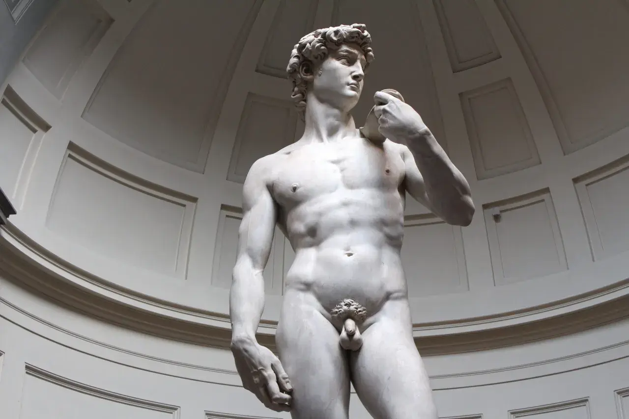 Michelangelos David: Perfekte david michelangelo proportionen in Marmor, ein Meisterwerk der Renaissance.