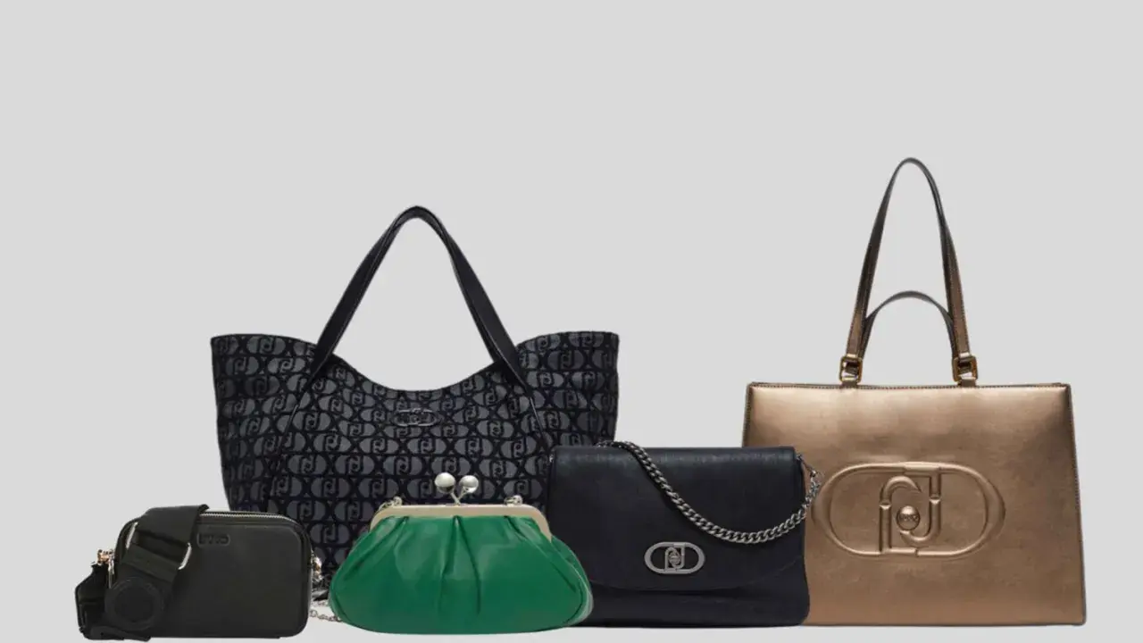 Cinque borse Liu Jo, tra cui una shopper con logo all-over, una verde a soffietto, una nera con catena, una piccola tracolla verde e una tote color oro, per una vittoria di stile.