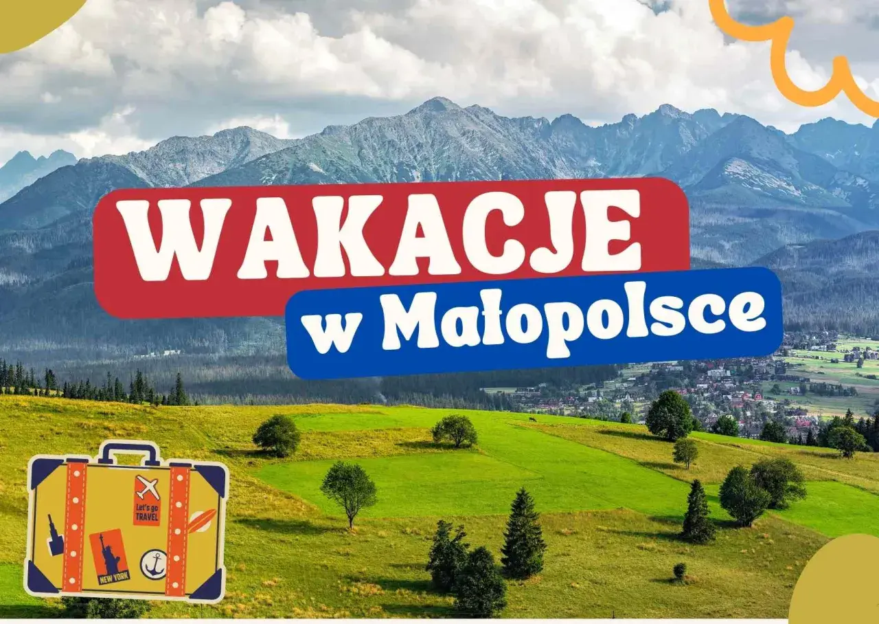 Wakacje w Małopolsce to niezapomniane widoki gór i zielonych wzgórz. Walizka pełna marzeń o podróżach czeka na odkrycie atrakcji regionu.