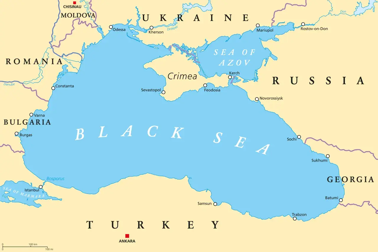 Mapa Morza Czarnego pokazuje, że Ukraina ma dostęp do morza przez Odessę i Morze Azowskie.