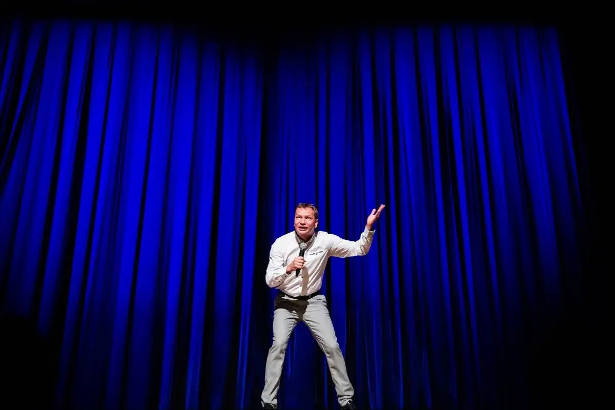 Tomasz Jachimek stand up - nadchodzące występy i bilety dostępne teraz