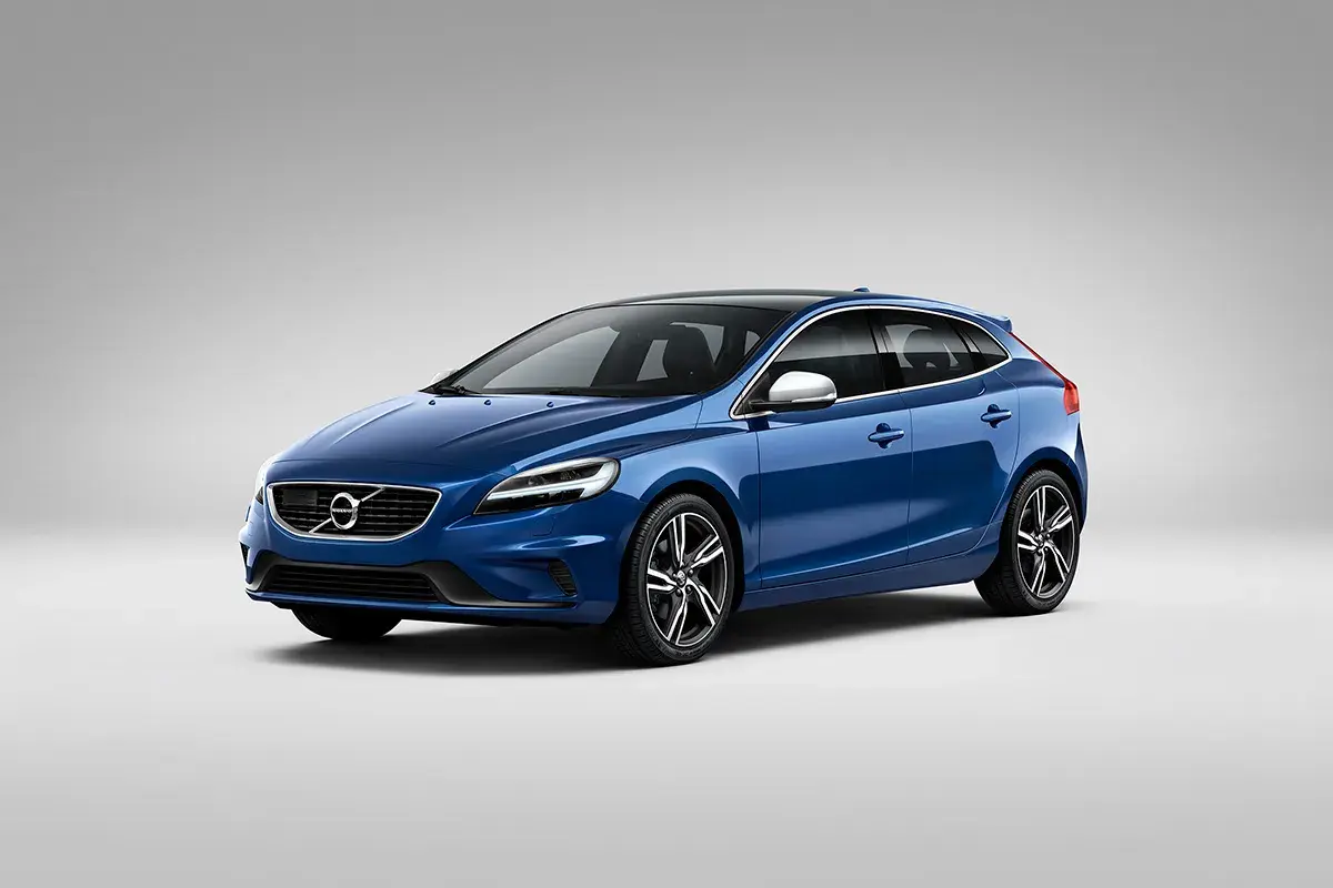 Volvo V40 D2 2.0 120cv azul, un coche elegante que a veces presenta problemas.