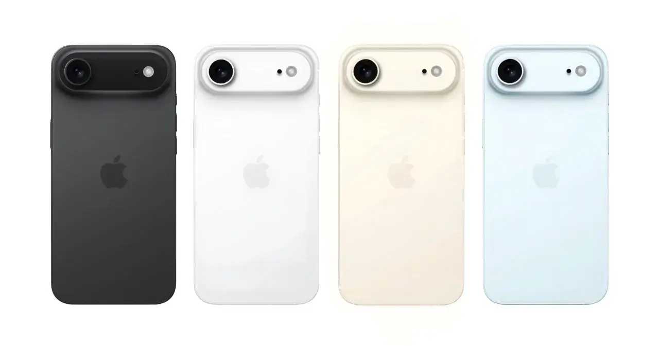 Cztery wersje kolorystyczne iPhone 17 Air: czarny, biały, kremowy i błękitny. Każdy z nich ma podwójny aparat i logo Apple.