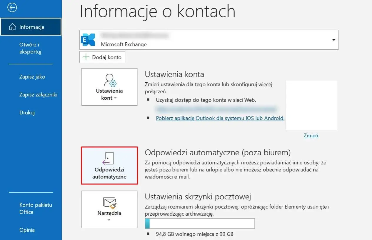 Ustawienia konta Outlook: włącz autoresponder, aby informować o nieobecności.