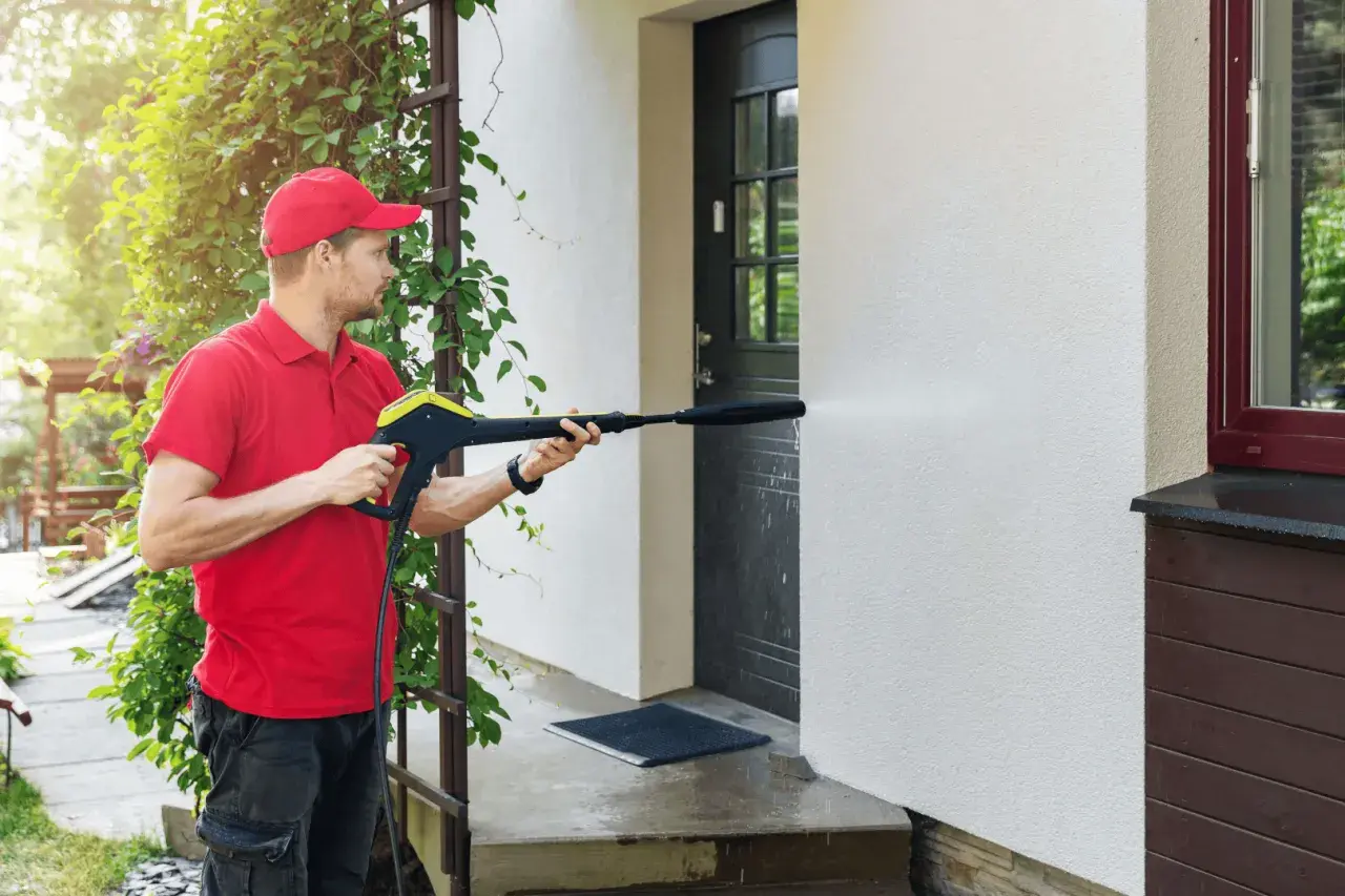Jak umyć elewację silikonową bez ryzyka uszkodzenia powierzchni