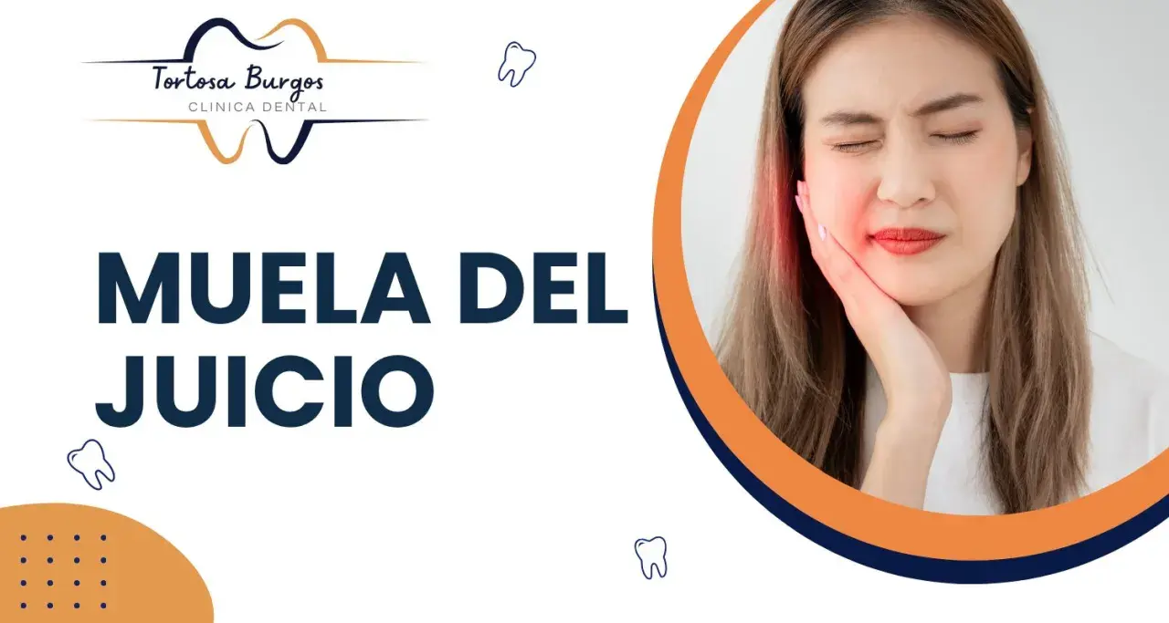 Mujer con dolor de muela del juicio y garganta, con la mano en la mejilla. Texto: "MUELA DEL JUICIO".