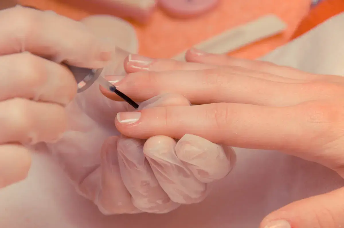 Manicure japoński: Hit czy kit? Werdykt ekspertki