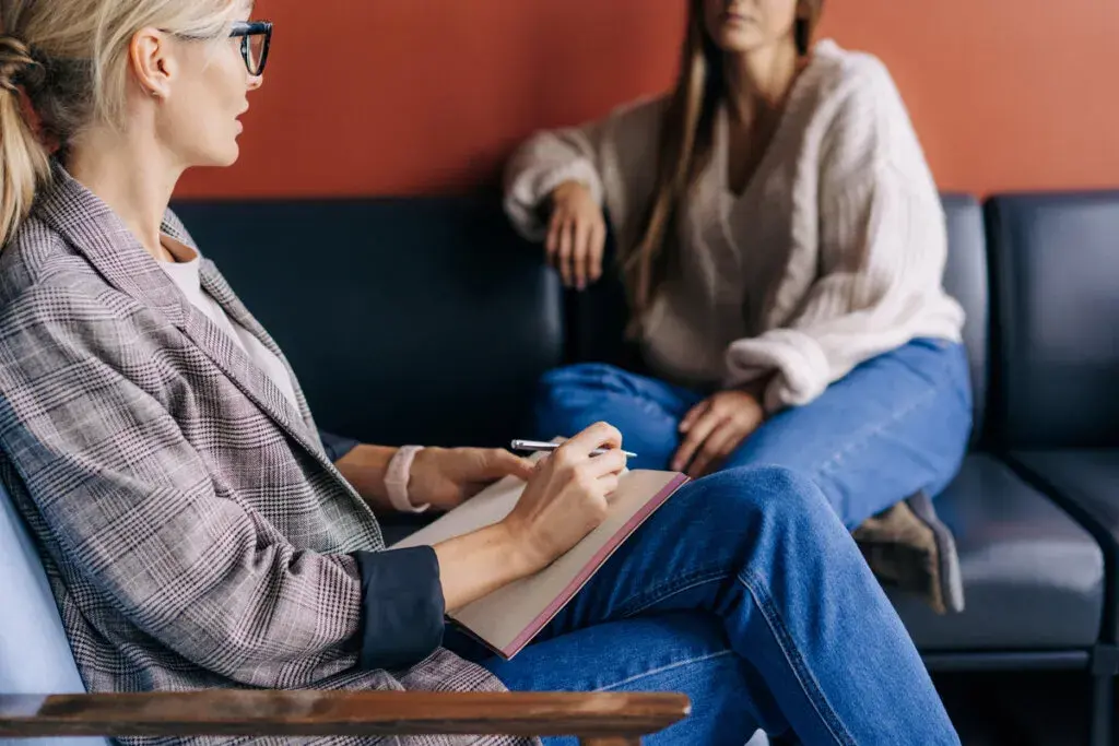 Terapia integracyjna – jak łączenie metod terapeutycznych zmienia życie na lepsze