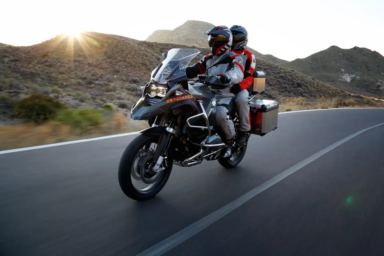 BMW R 1200 GS – mocny motocykl na długie trasy z wyjątkowym komfortem