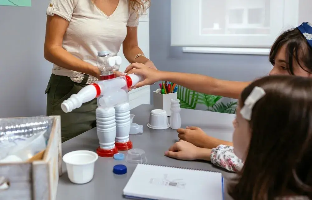 Jak zrobić robota z recyklingu – prosty poradnik krok po kroku dla każdego