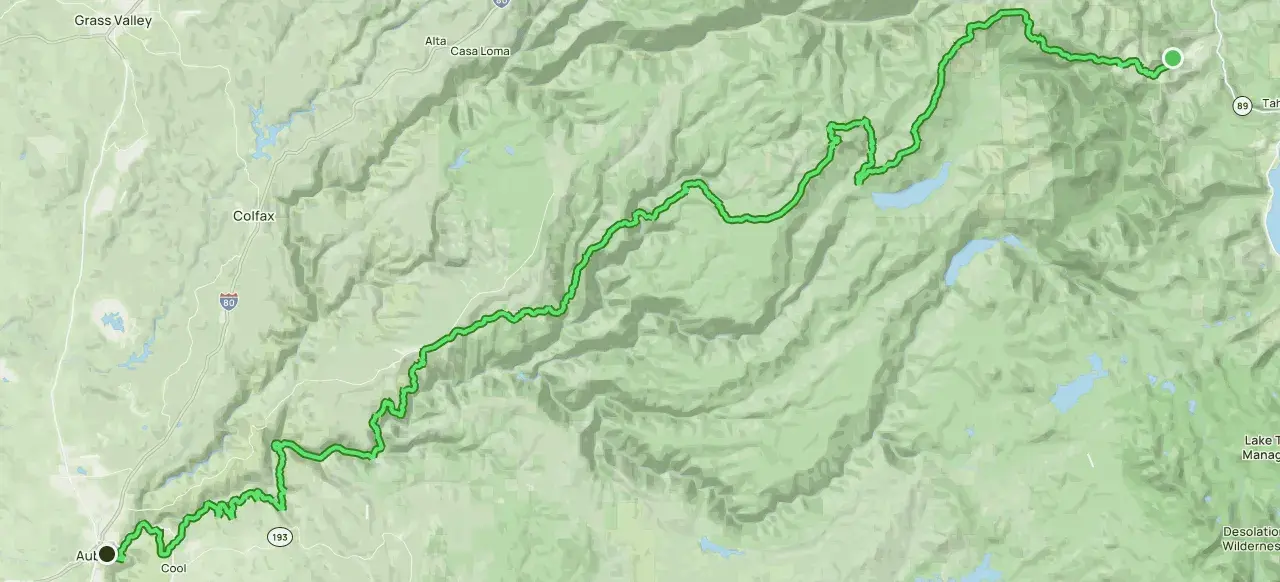 Percorso ciclabile nei western states 100, da Auburn a Tahoe, attraverso montagne e laghi.