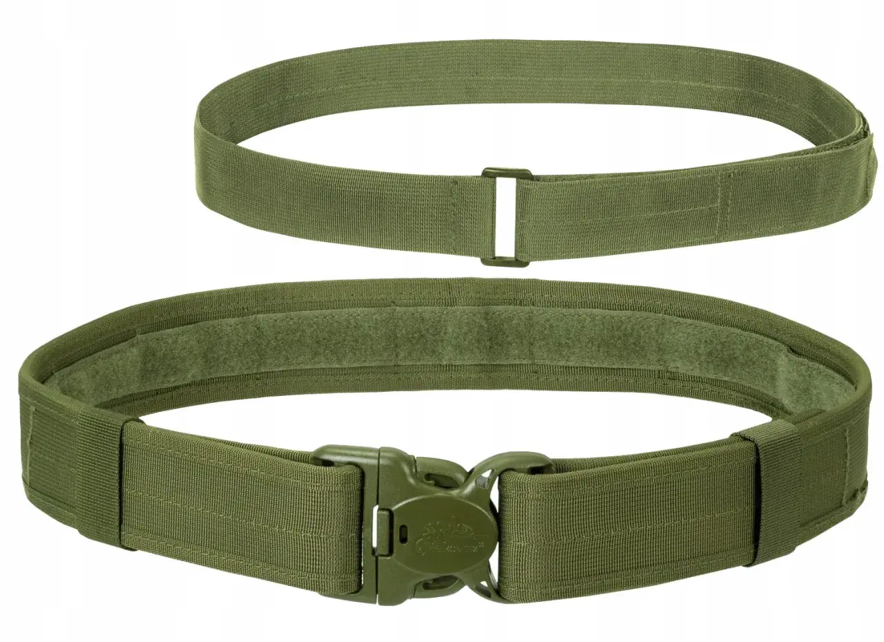 Pas Helikon Defender w kolorze oliwkowym, z solidną klamrą i rzepem. Idealny dla każdego, kto ceni sobie wytrzymałość i funkcjonalność.