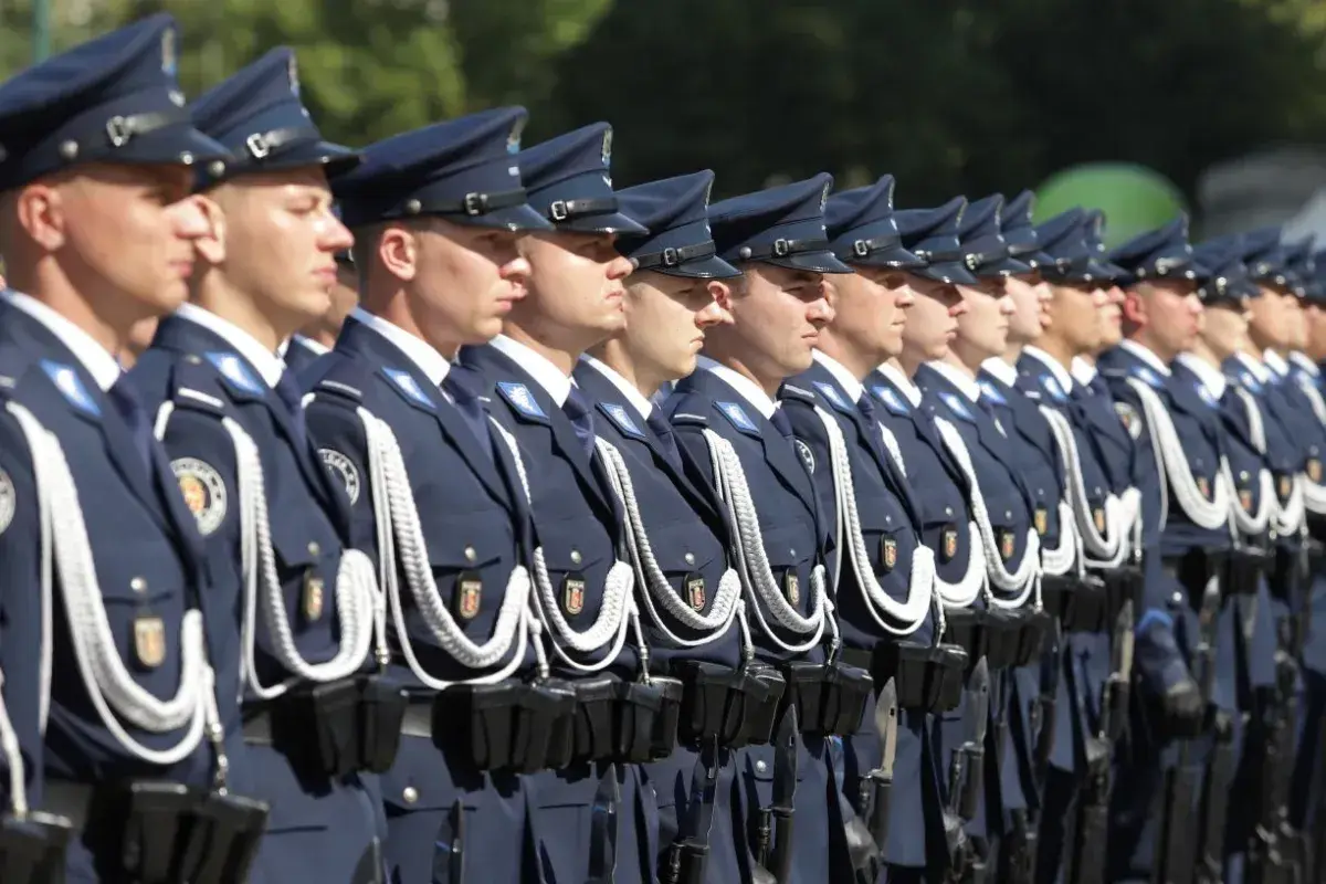 Policji czy policji - Praktyczne zasady pisowni, które musisz znać