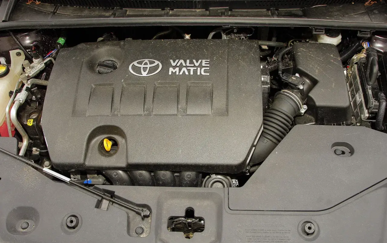 Silnik Toyota Avensis T27 1.8 benzyna z technologią Valvematic.