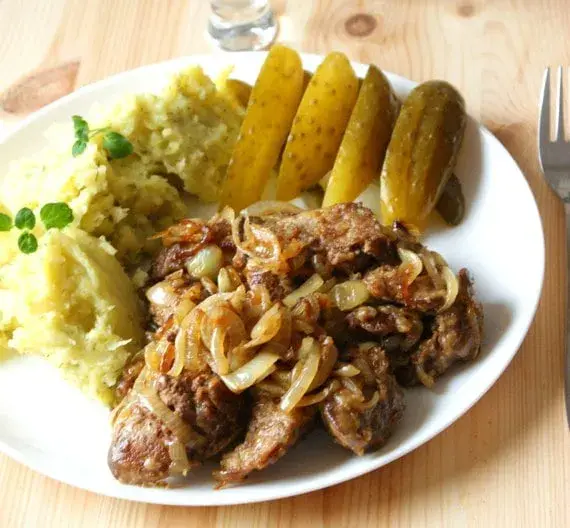 Jak zrobić idealną wątróbkę drobiową? Miękka i soczysta!