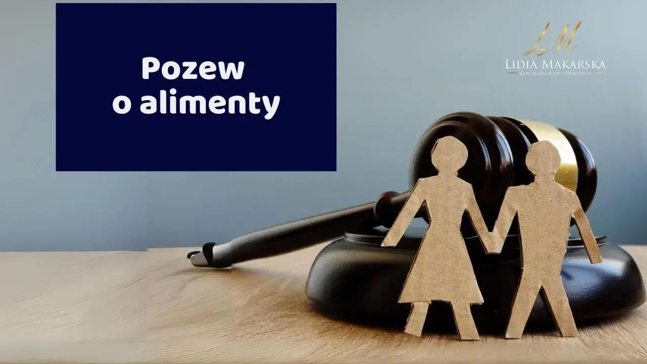 Pozew o obniżenie alimentów. Sądowy młotek i sylwetki pary symbolizują sprawę rodzinną.
