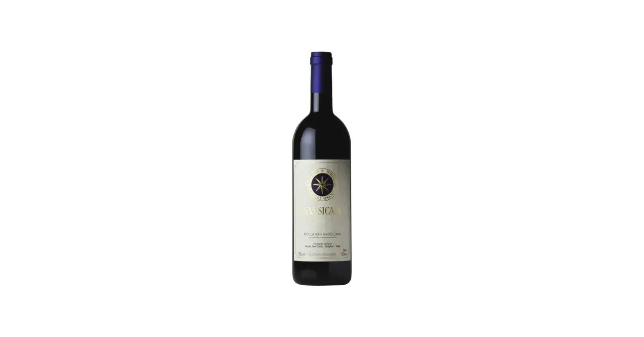 Bottiglia di Sassicaia 2018, un vino eccellente con un punteggio elevato.