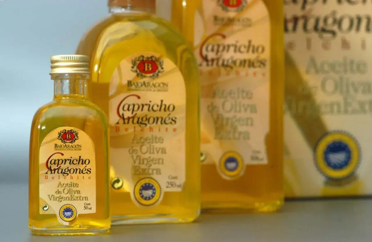 Aceite de oliva virgen extra "Capricho Aragonés" de la almazara de Jaime. Botellas de 50ml y 250ml.