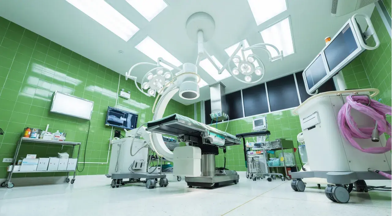 Sala operatoria sterile, pronta per un intervento. Speriamo non ci sia bisogno di denunciare un ospedale per negligenza.