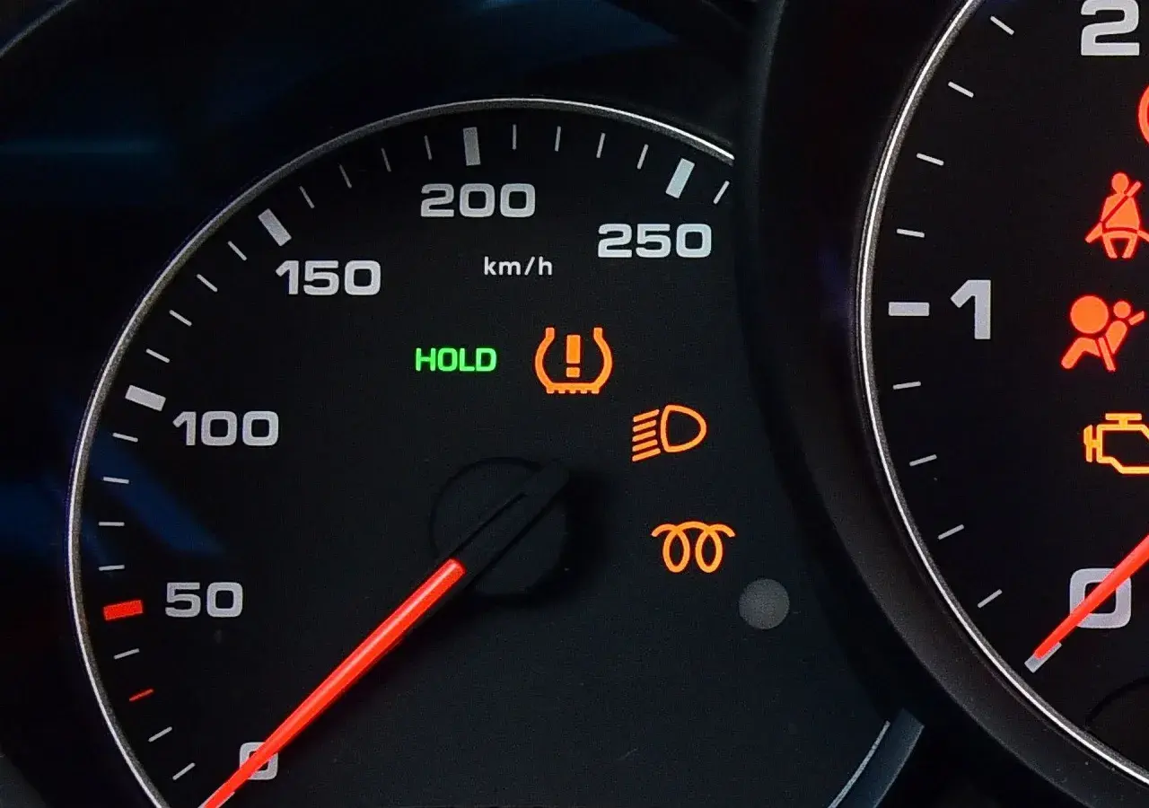 Jak zresetować czujnik ciśnienia w oponach Opel Astra J - proste kroki