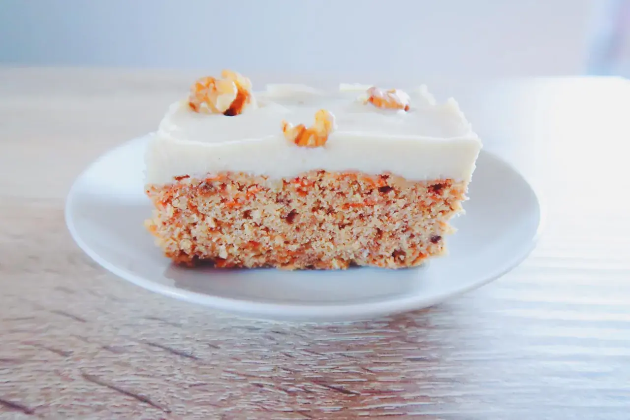 Idealne ciasto marchewkowe bez glutenu? Odkryj sekret wilgotności!