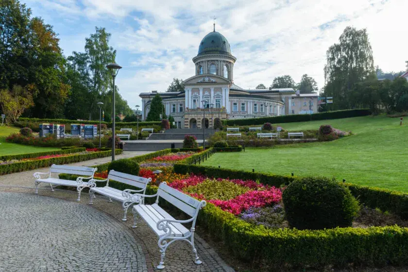 Kto jedzie do sanatorium Lądek-Zdrój? Sprawdź wymagania i proces