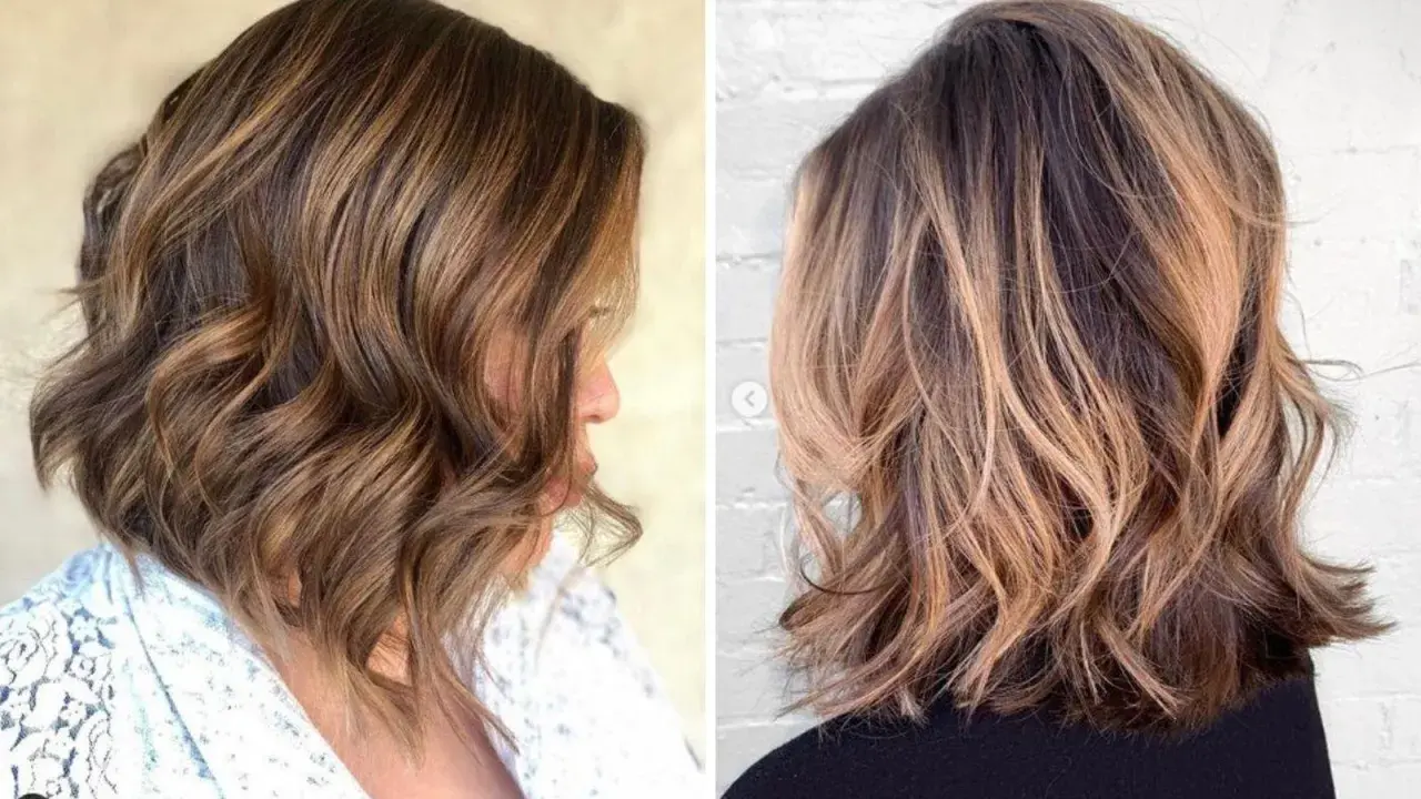 Cabello castaño con reflejos rubios, peinado en ondas sueltas y despeinadas.