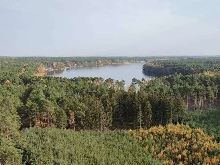 Atrakcje jeziora Sławskiego: idealne miejsca na relaks i przygodę