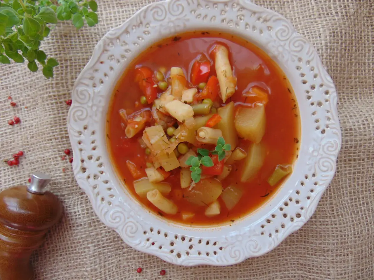 Włoska zupa minestrone oczaruje Twoją rodzinę smakiem! Przepis
