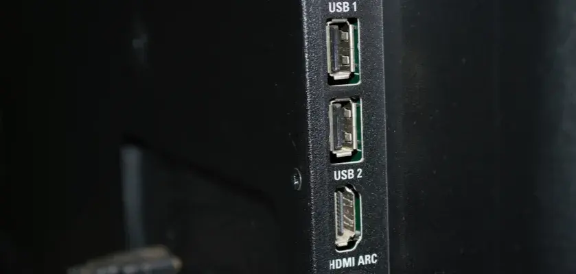Jak podłączyć smartfona do telewizora przez USB - proste kroki i porady