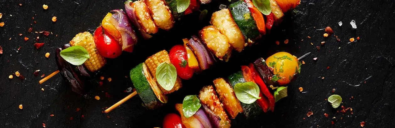 Ile kcal ma szaszłyk z grilla? Sprawdź kalorie i wybierz zdrowo