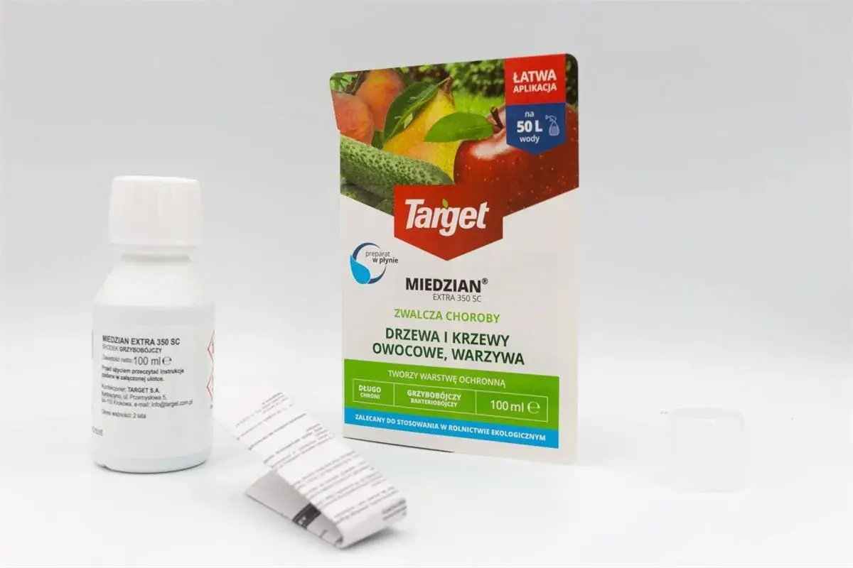 Miedzian Extra 350 SC dawkowanie na litr: 100 ml preparatu na 50 L wody do zwalczania chorób drzew, krzewów owocowych i warzyw.