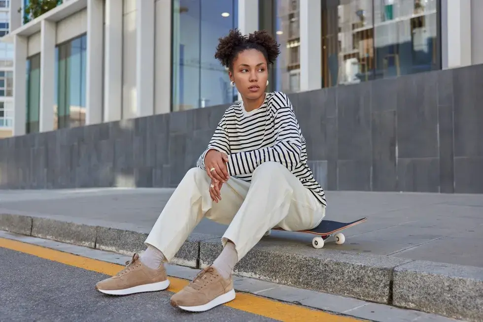 Co to jest streetwear? Odkryj sekrety mody ulicznej od podstaw