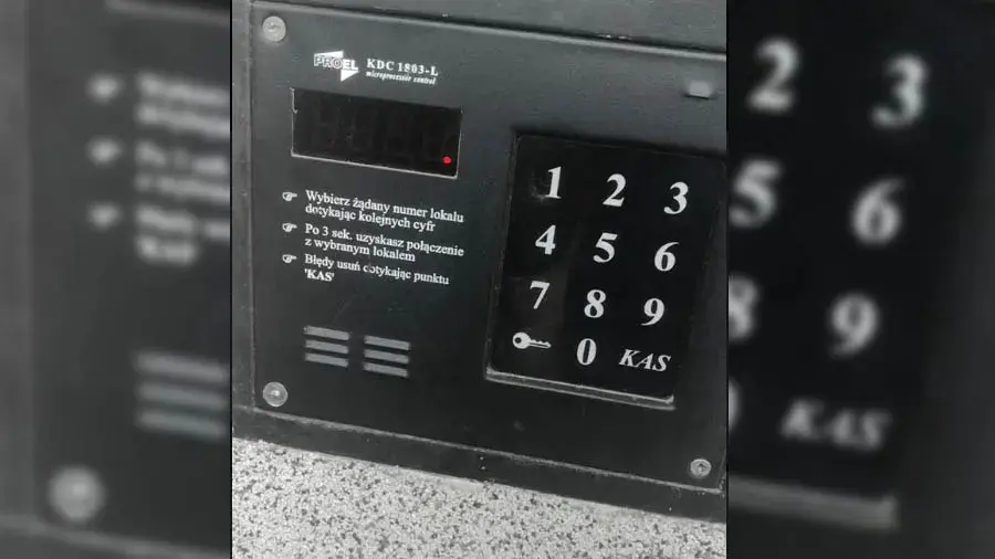 Jak wpisać kod do domofonu? Proste błędy, które mogą cię zablokować