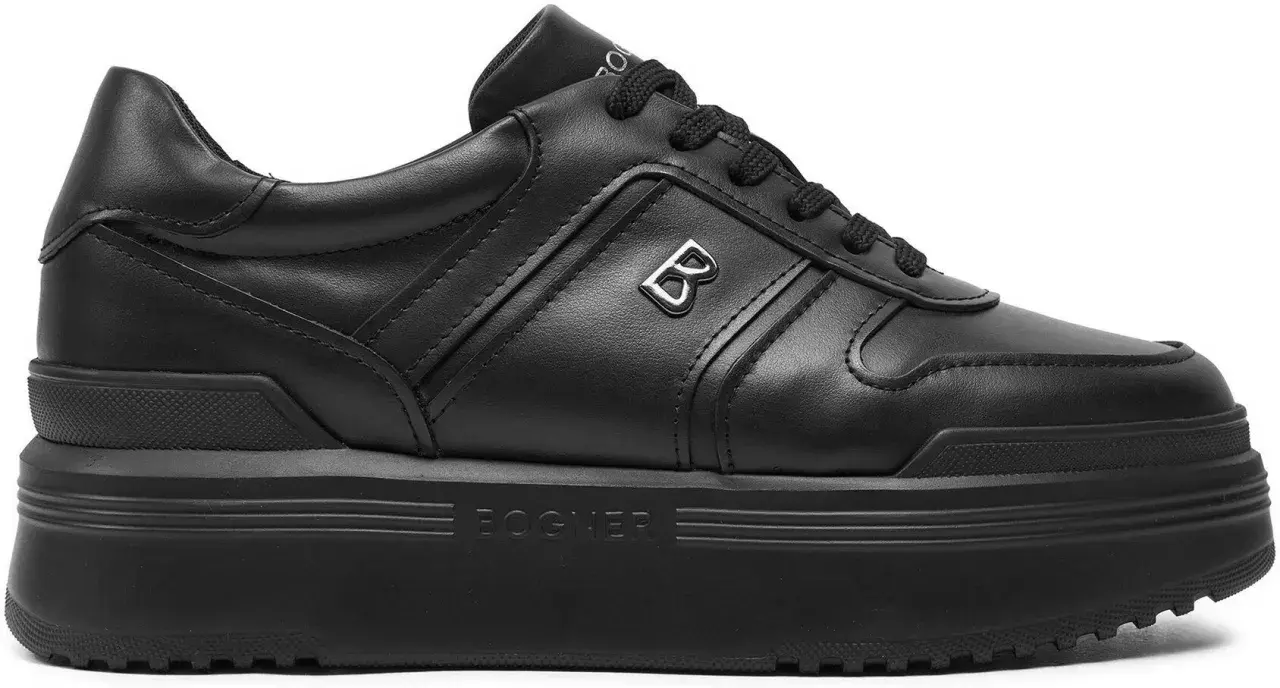 Eleganckie czarne buty na platformie z logo "B" i napisem "BOGNER". To marka znana z luksusowej odzieży sportowej i akcesoriów.