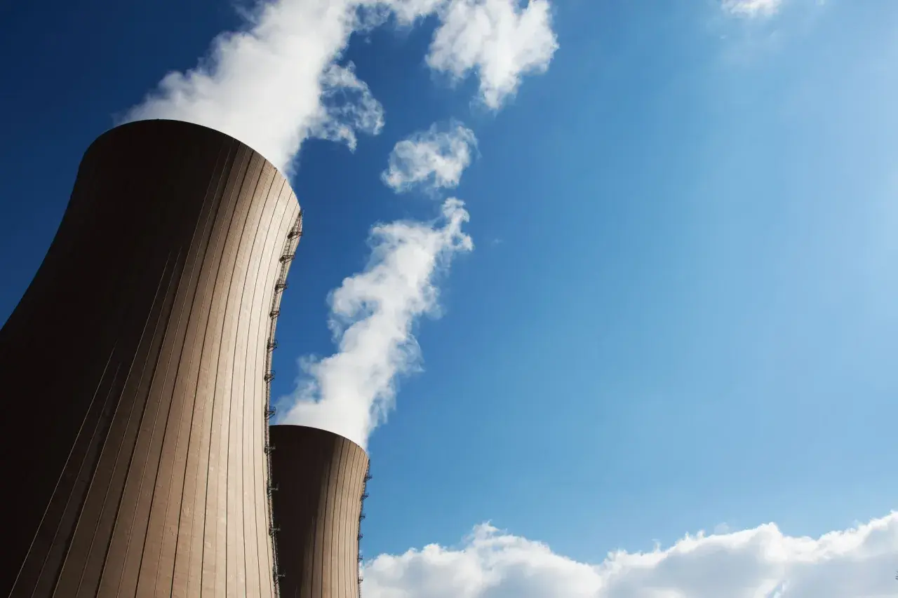 Elektrownie atomowe w Europie: Ile reaktorów działa? Polska też buduje!