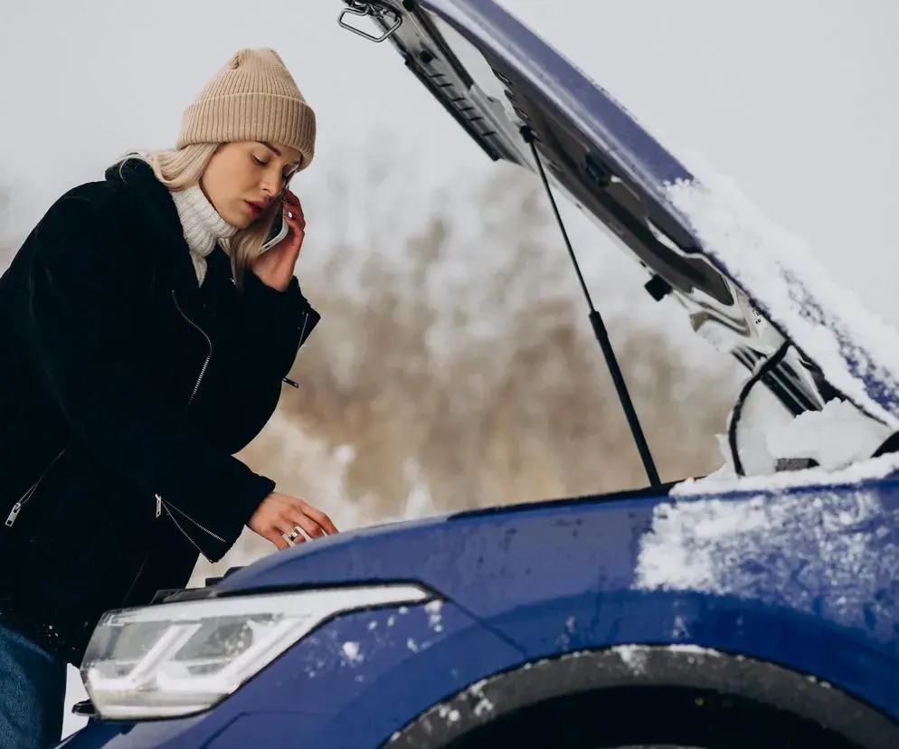 Padł akumulator w Keyless? Odpal auto na kable bez stresu!