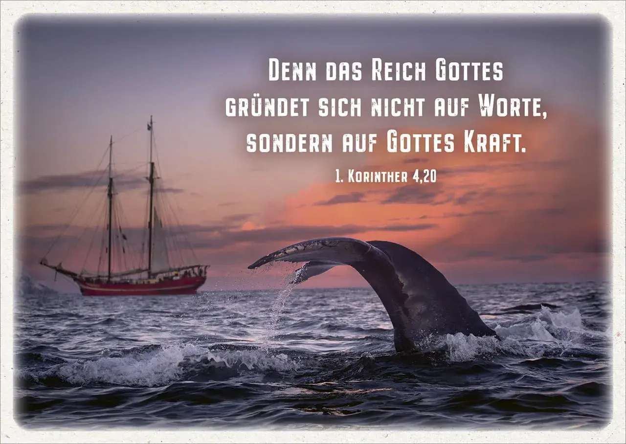 Ein Wal taucht ab, während ein Segelschiff im Abendrot vorbeifährt. Das Bild erinnert daran, dass Gottes Kraft in dir wirkt.