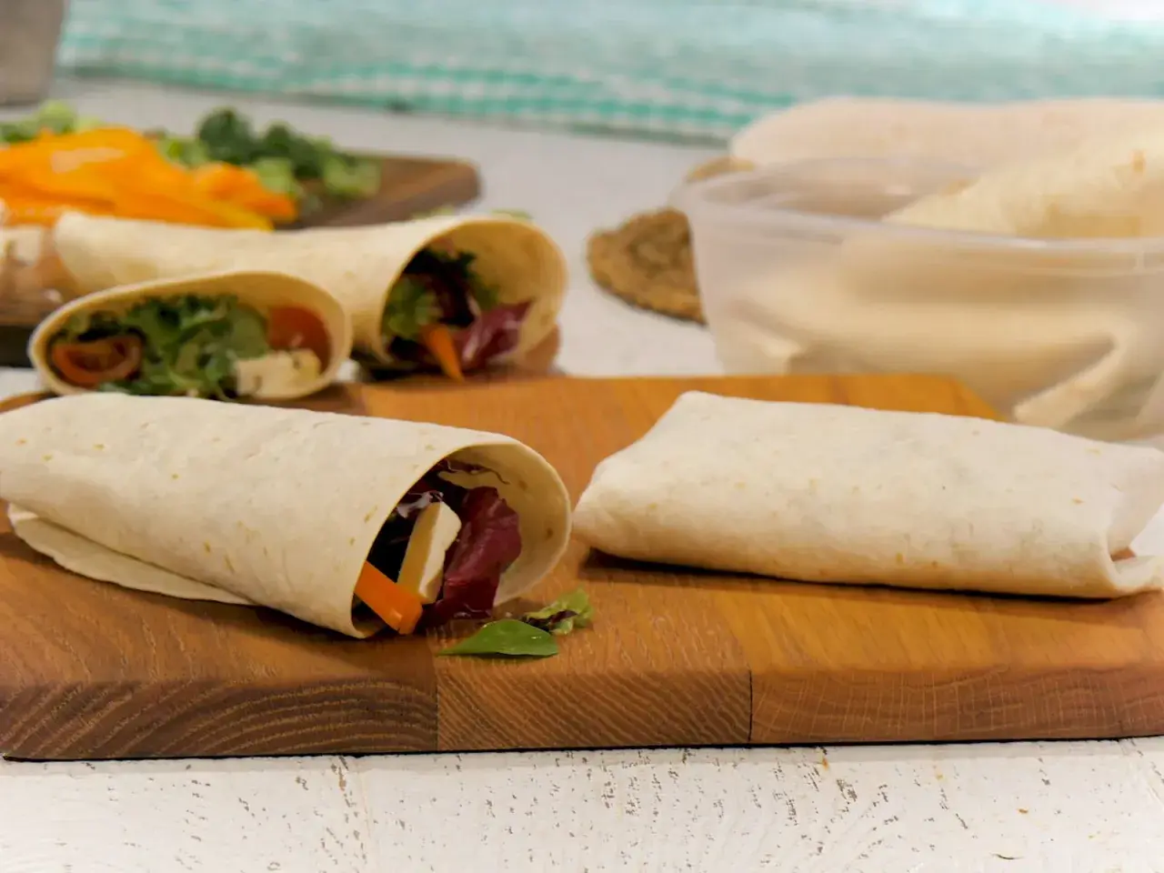 Frische Wraps mit Gemüse und Käse, perfekt für schnelle wraps rezepte.