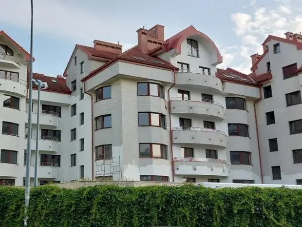 Osiedle w Warszawie jak osiedle: porównanie Zasadowa i Starodęby