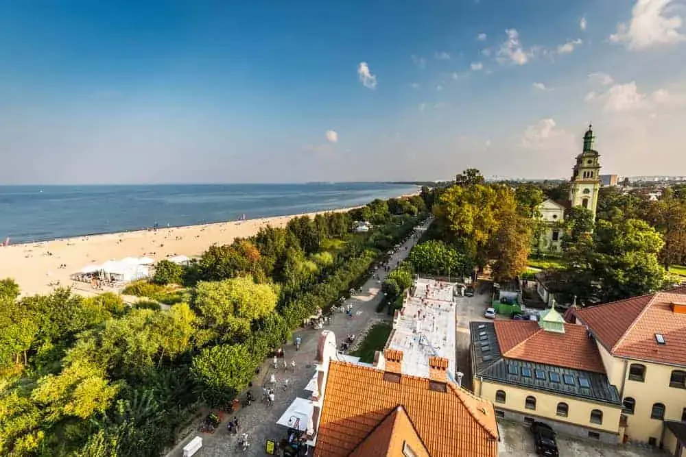 Ile kosztuje nocleg nad morzem? Sprawdź ceny i oszczędzaj na wakacjach